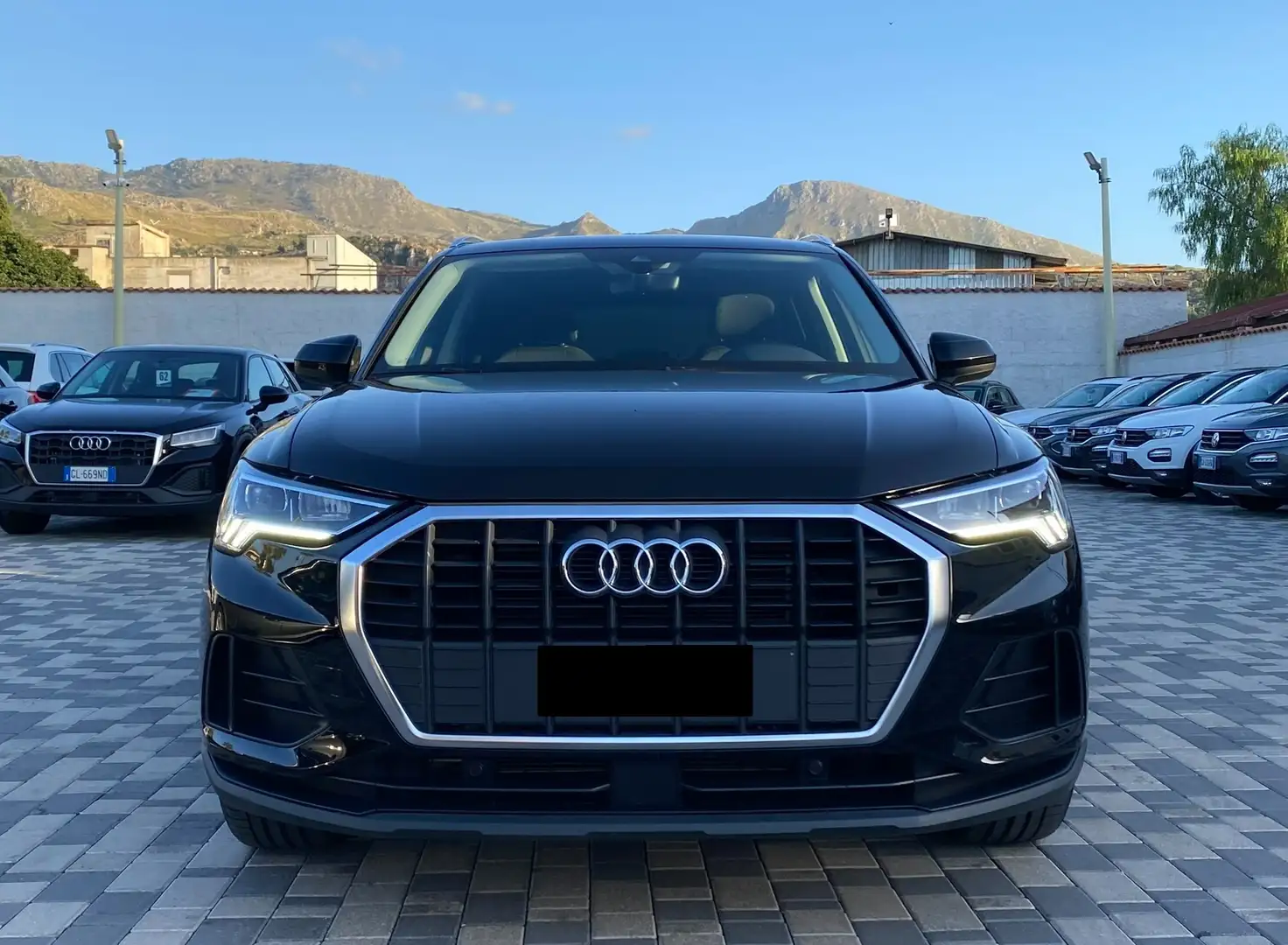 Audi Q3 Business 2.0 TDI 150CV s-tronic 35 Noir - 2