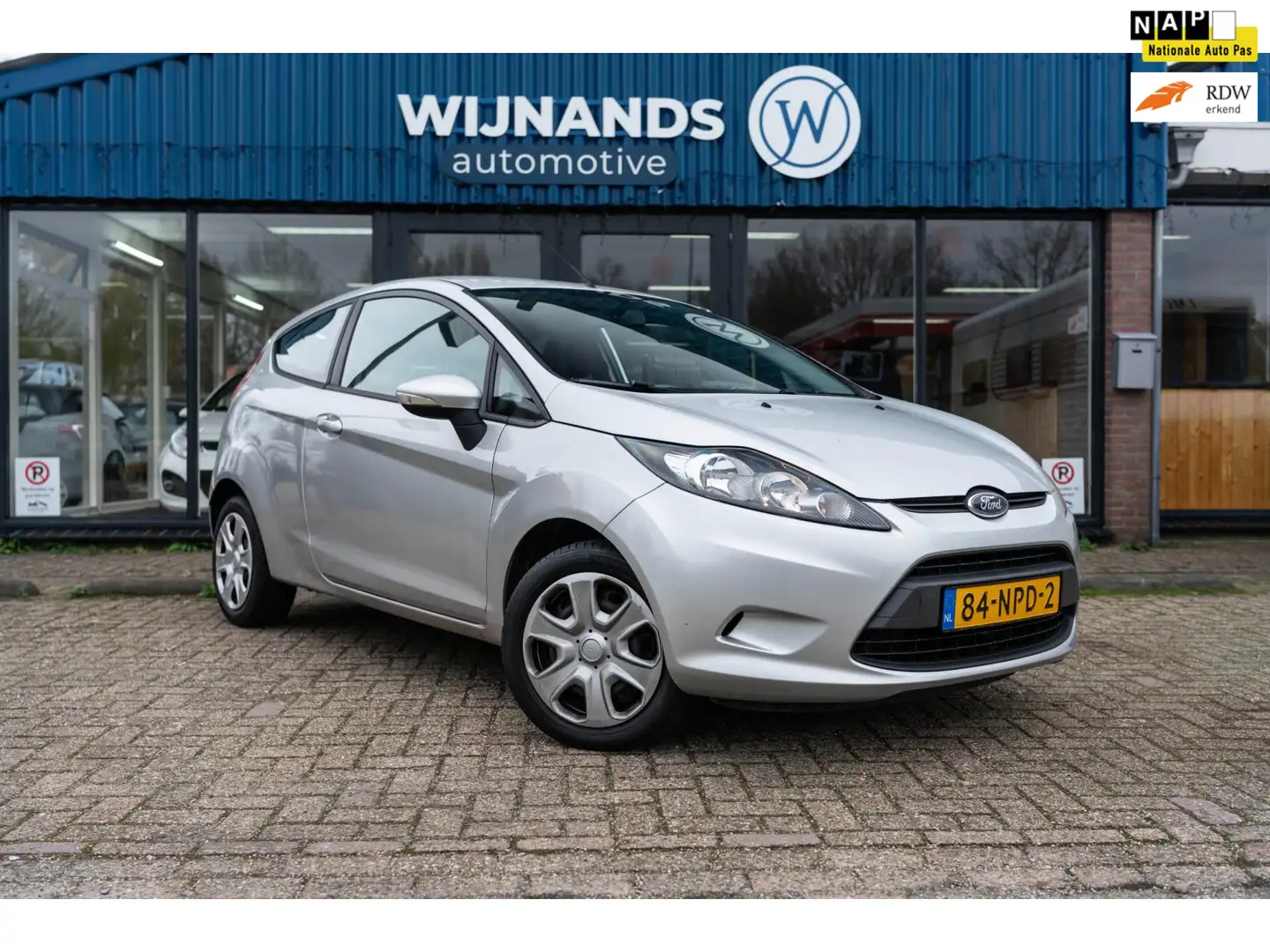 Ford Fiesta 1.4 Trend Automaat Scherm APK Airco Elekt ramen Grijs - 1