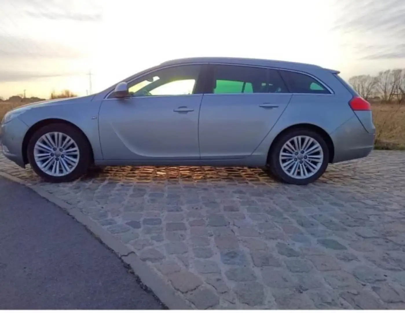 Opel Insignia 1.4 sport tourer edition Grijs - 1