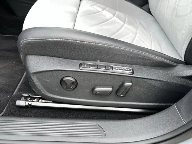 Volkswagen Id.3 view 18