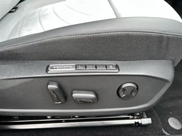 Volkswagen Id.3 view 17