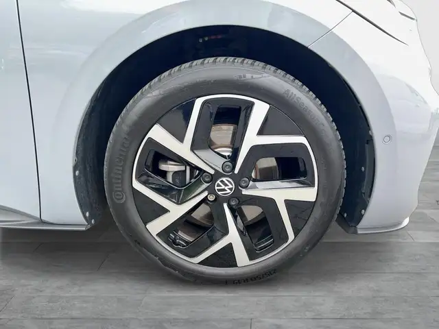 Volkswagen Id.3 view 7