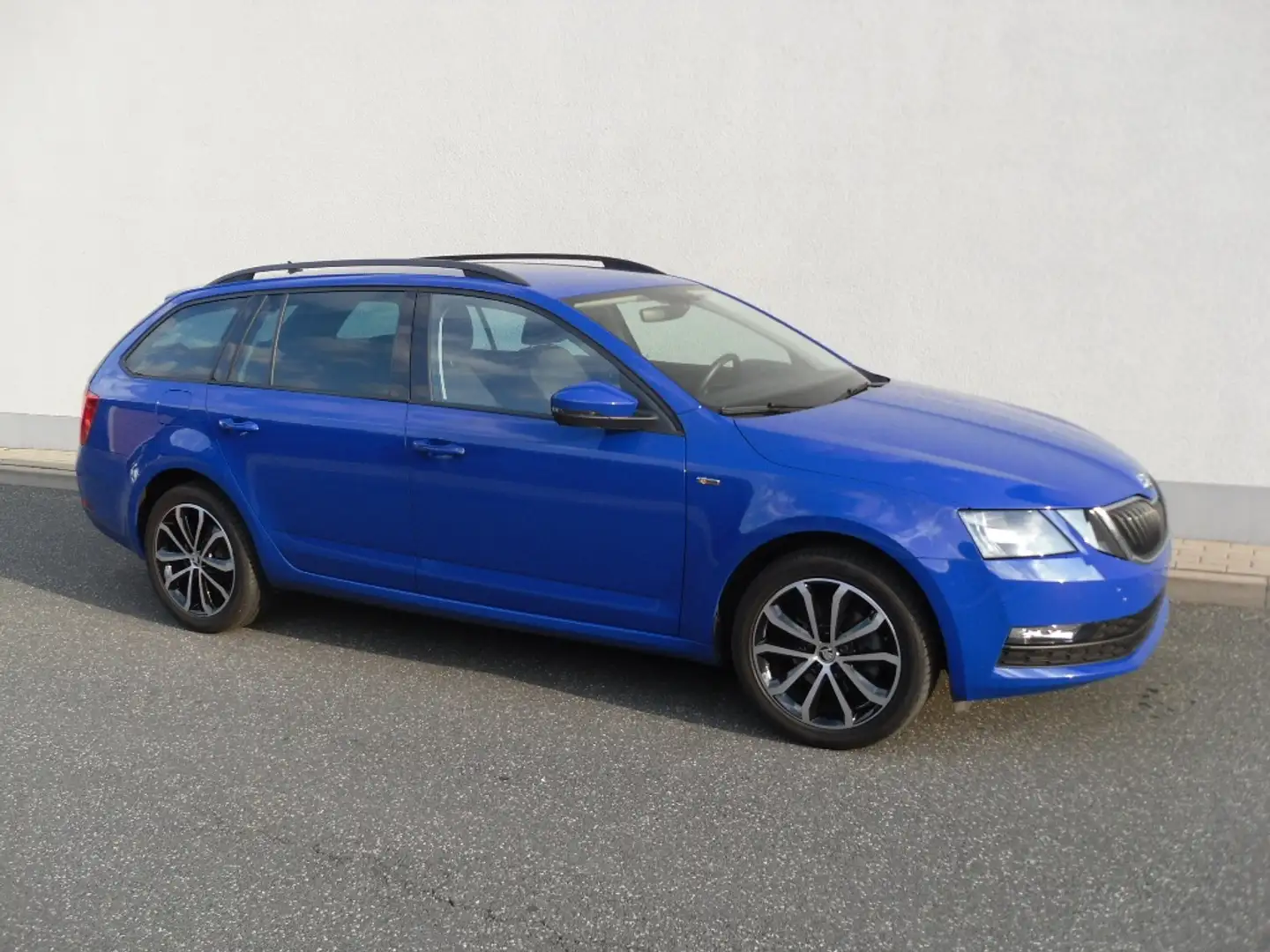 Skoda Octavia Combi 1.5 TSI ACT DSG Soleil , Navi,  17 Zoll Blau - 1