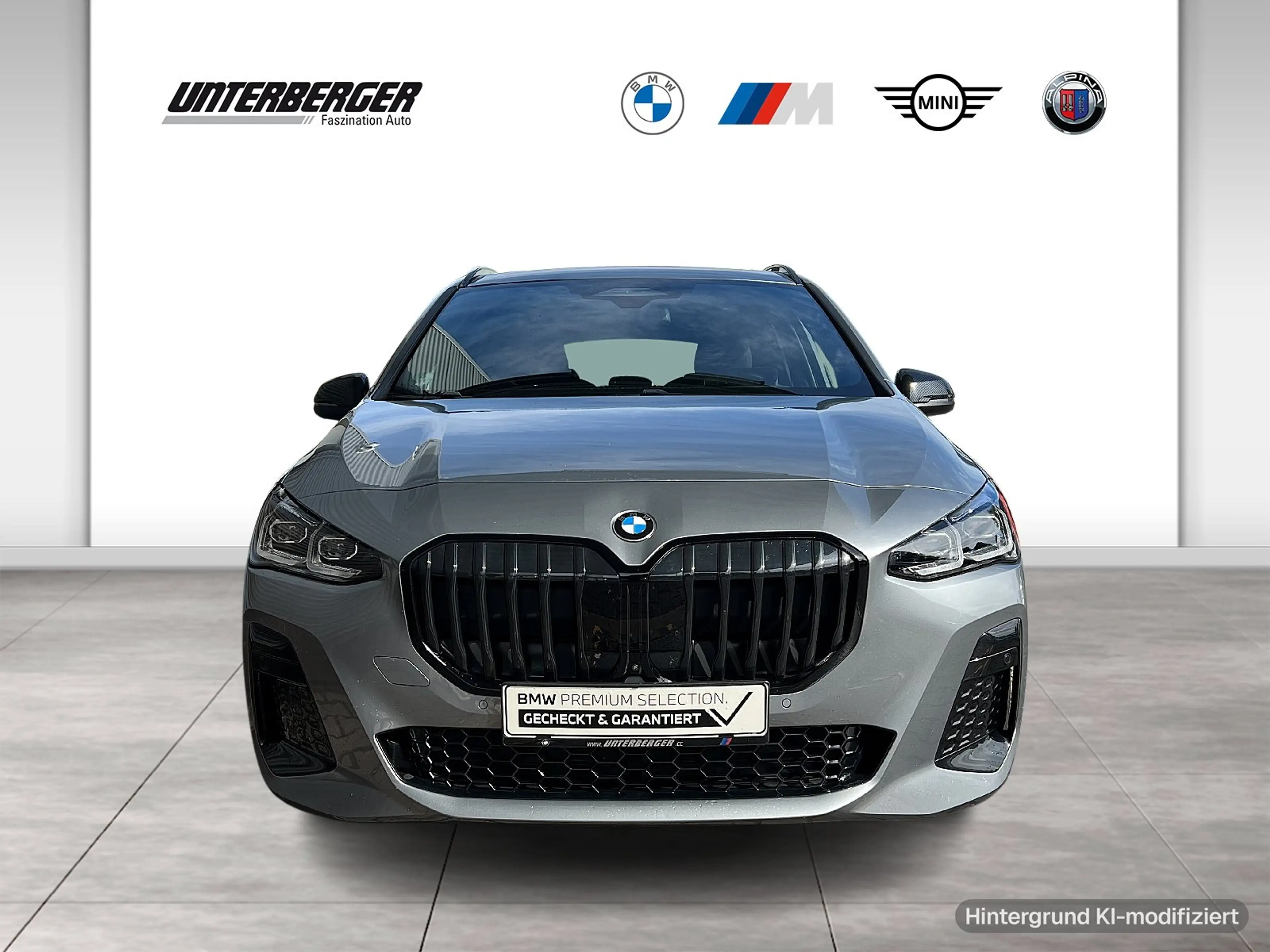 BMW 223 i Active Tourer — photo 2