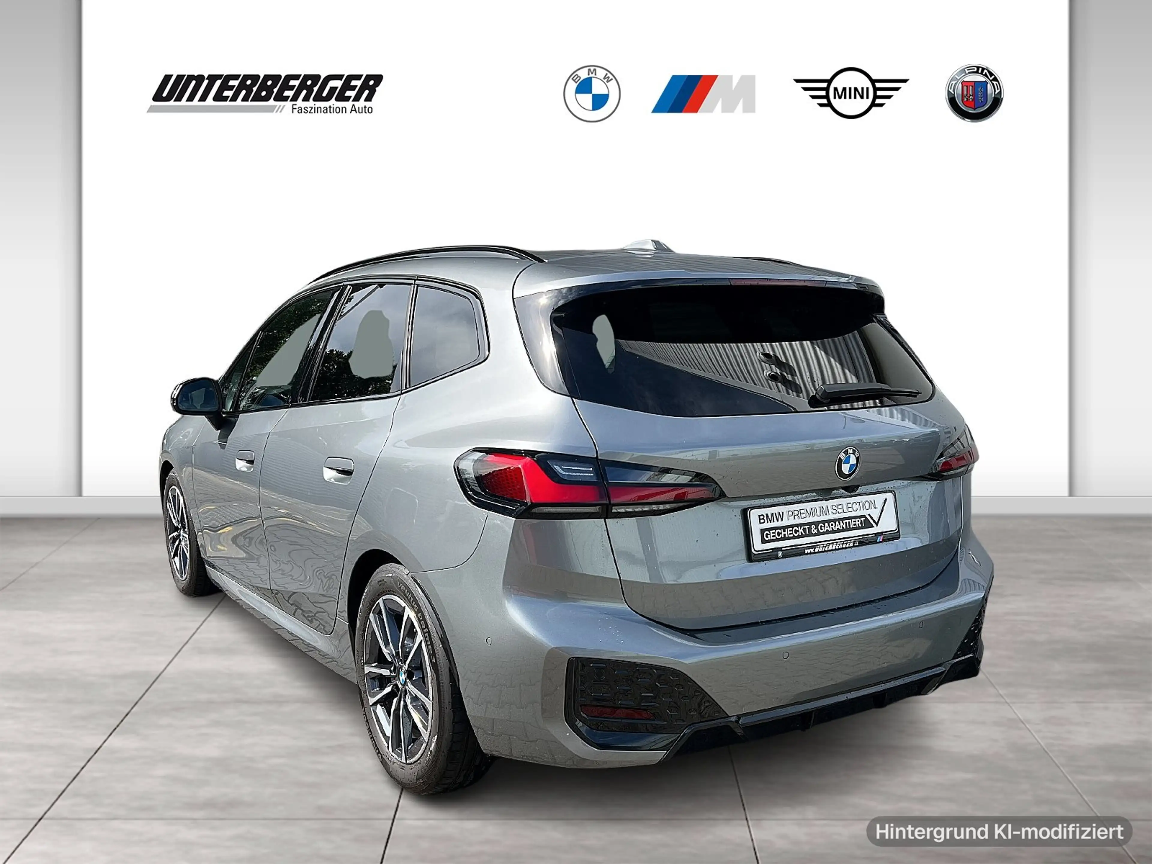 BMW 223 i Active Tourer — photo 4