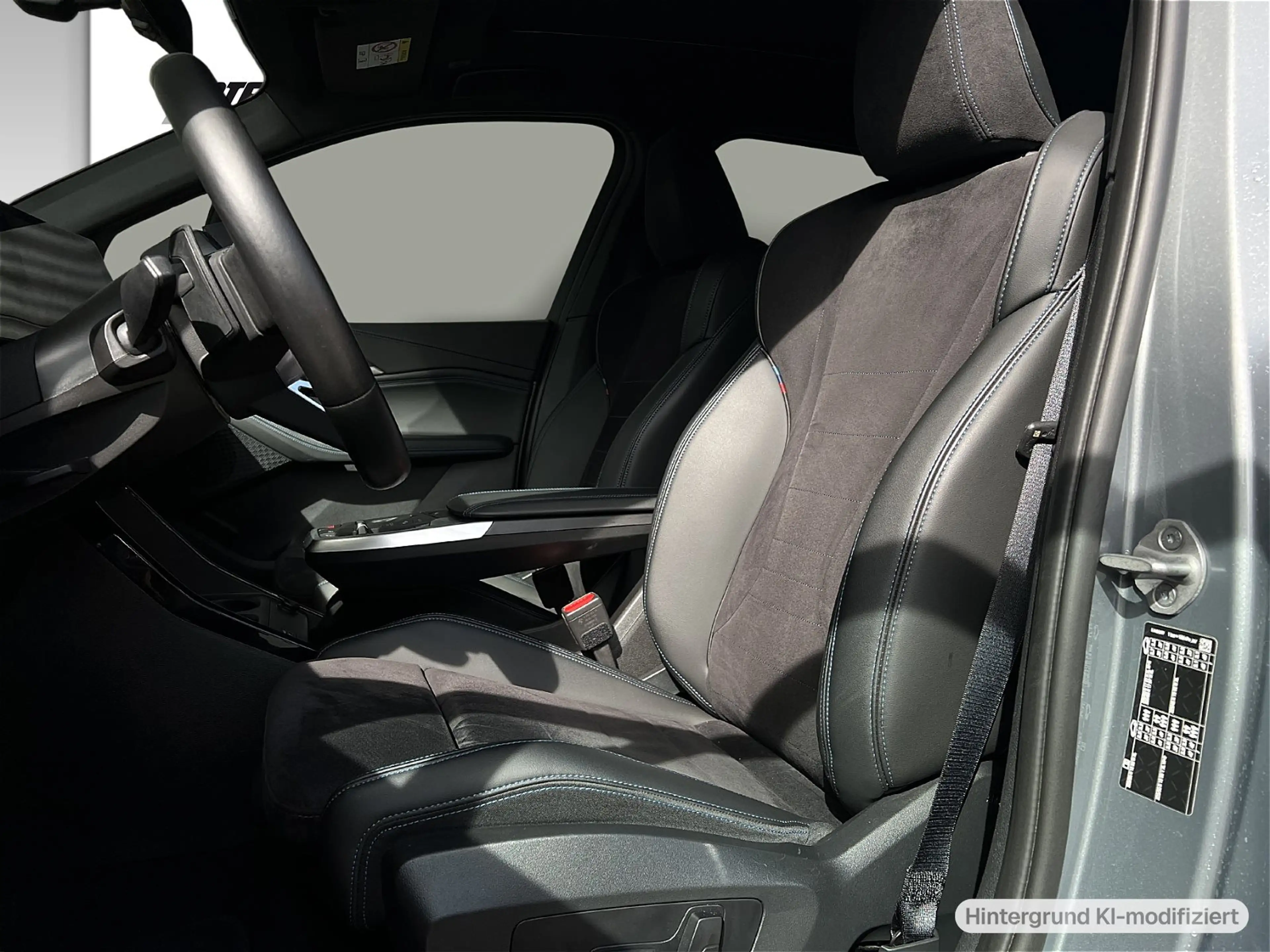 BMW 223 i Active Tourer — photo 10