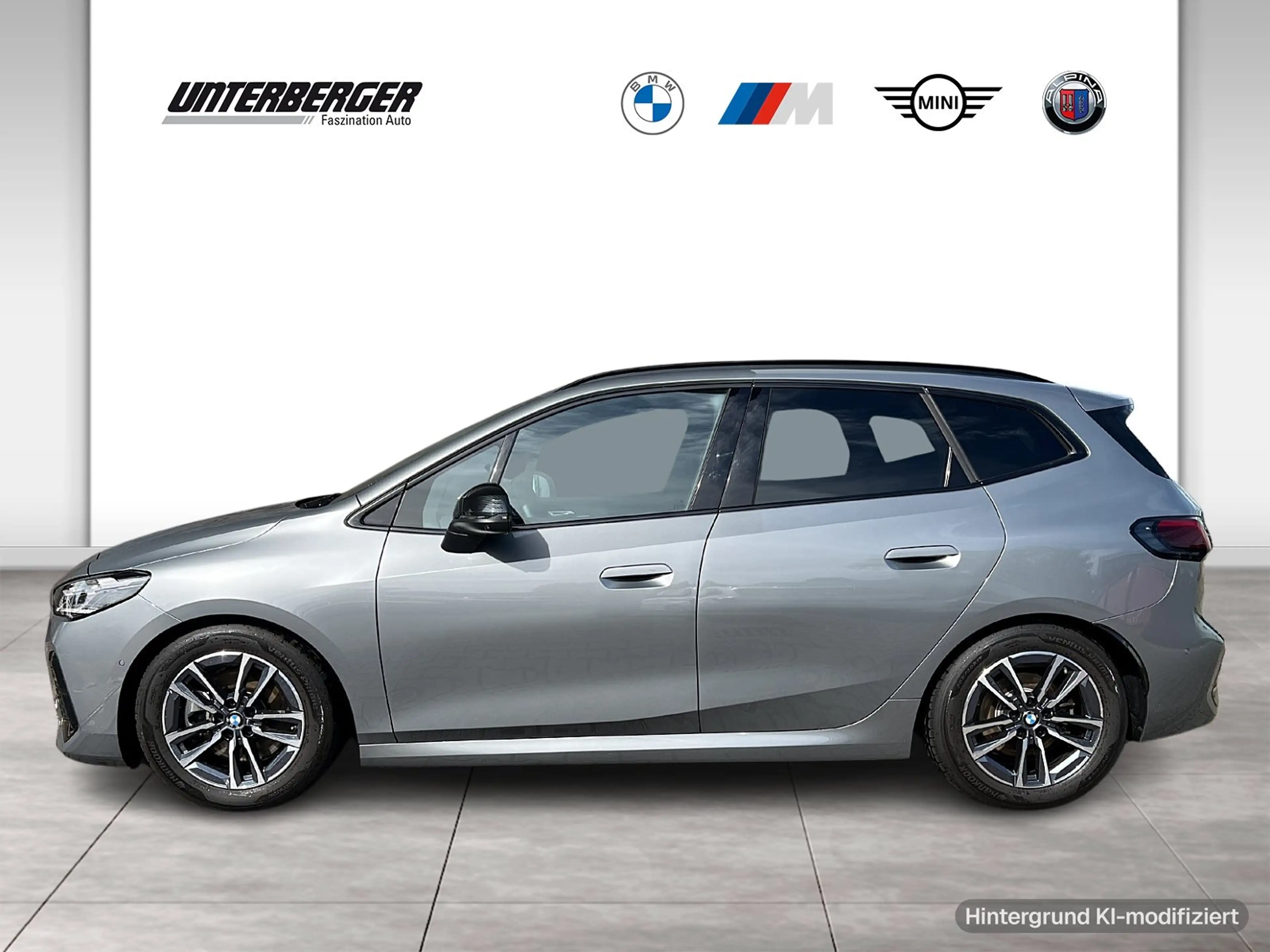 BMW 223 i Active Tourer — photo 3