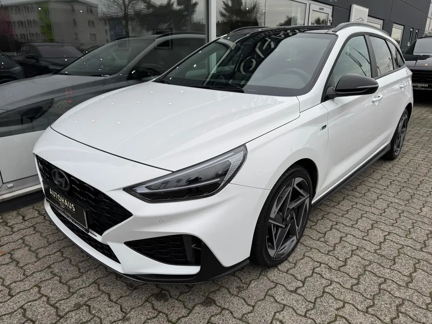 Hyundai i30 1.5 T-GDI N-Line*LED*NAVI*PANO*KAMERA* Weiß - 2