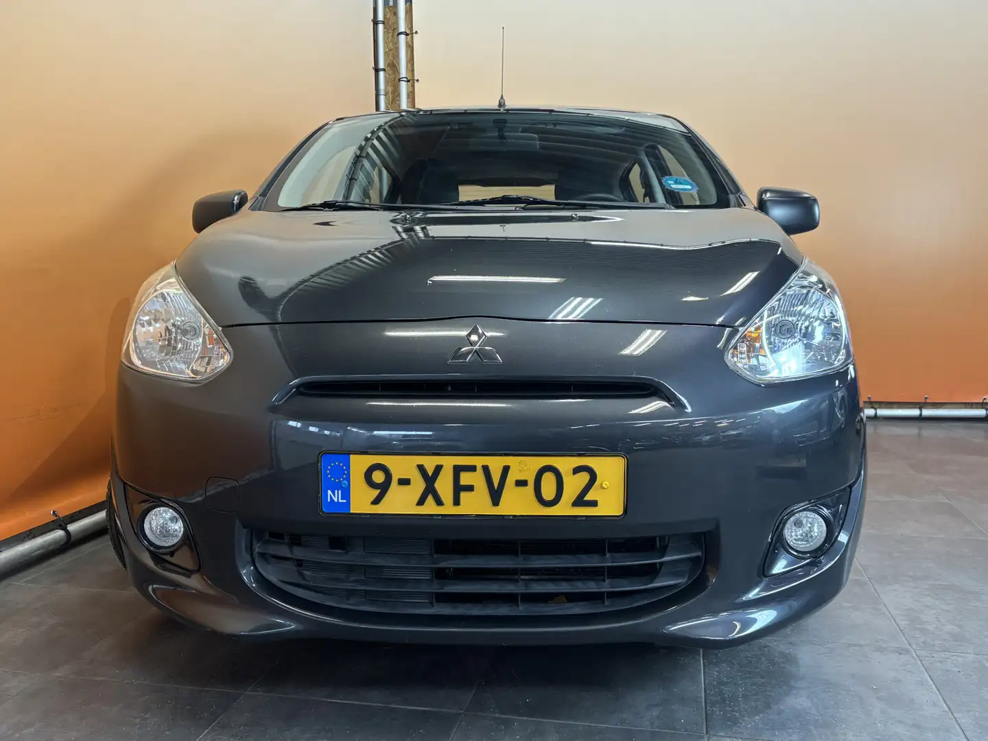 Mitsubishi Space Star 1.0 Entry airco Grijs - 2