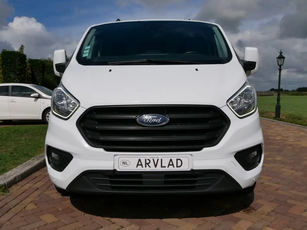 2023 Ford Transit Custom 300 2.0 TDCI L2H1 AUT 96kW AC | 3-SEATS | 8999 EX, photograph 4