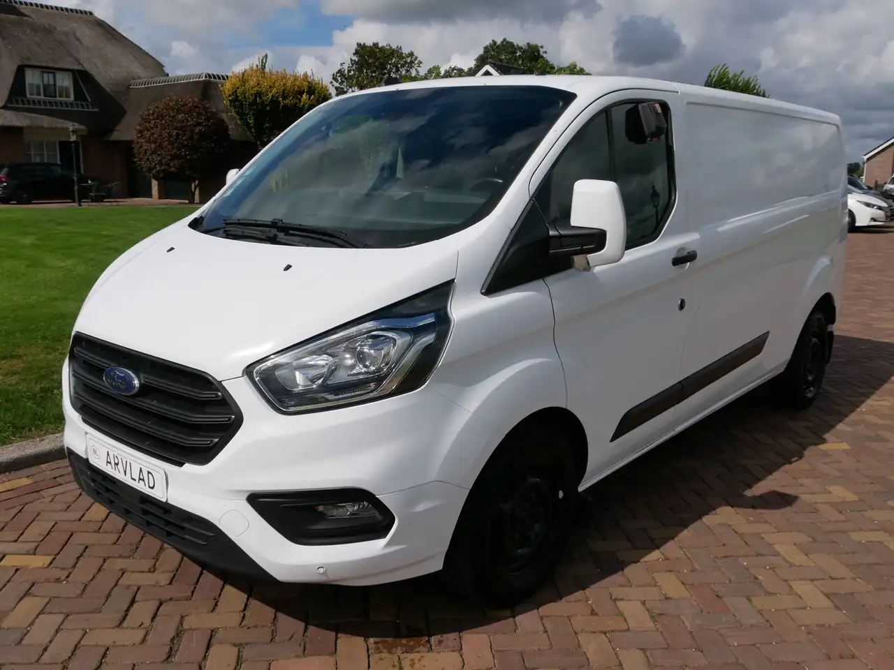 2023 Ford Transit Custom 300 2.0 TDCI L2H1 AUT 96kW AC | 3-SEATS | 8999 EX, photograph 5