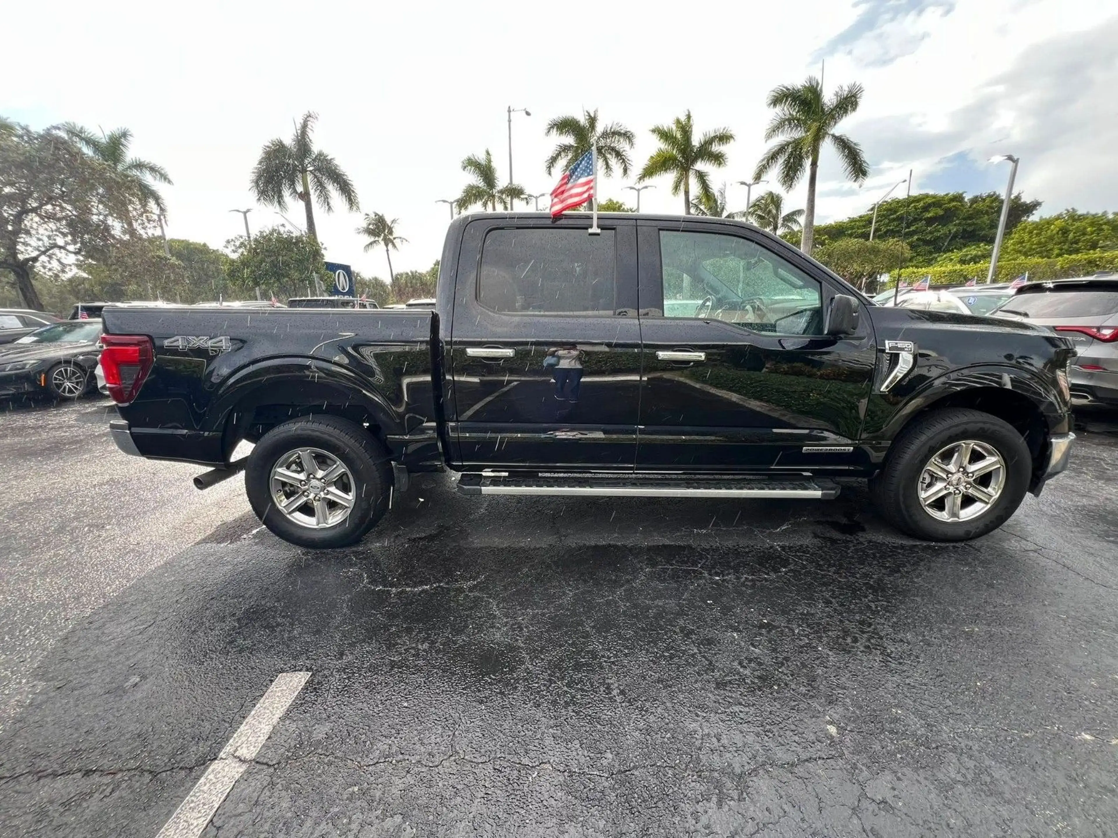 Ford F 150 Hybrid XLT Supercrew 4x4 schwarzmet. 2024 — photo 2