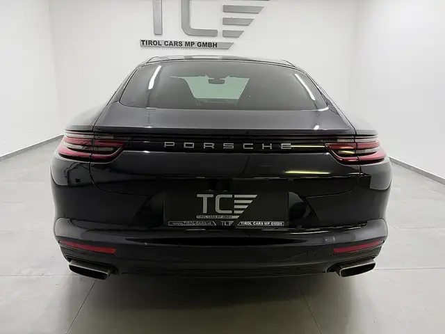 Porsche Panamera view 13