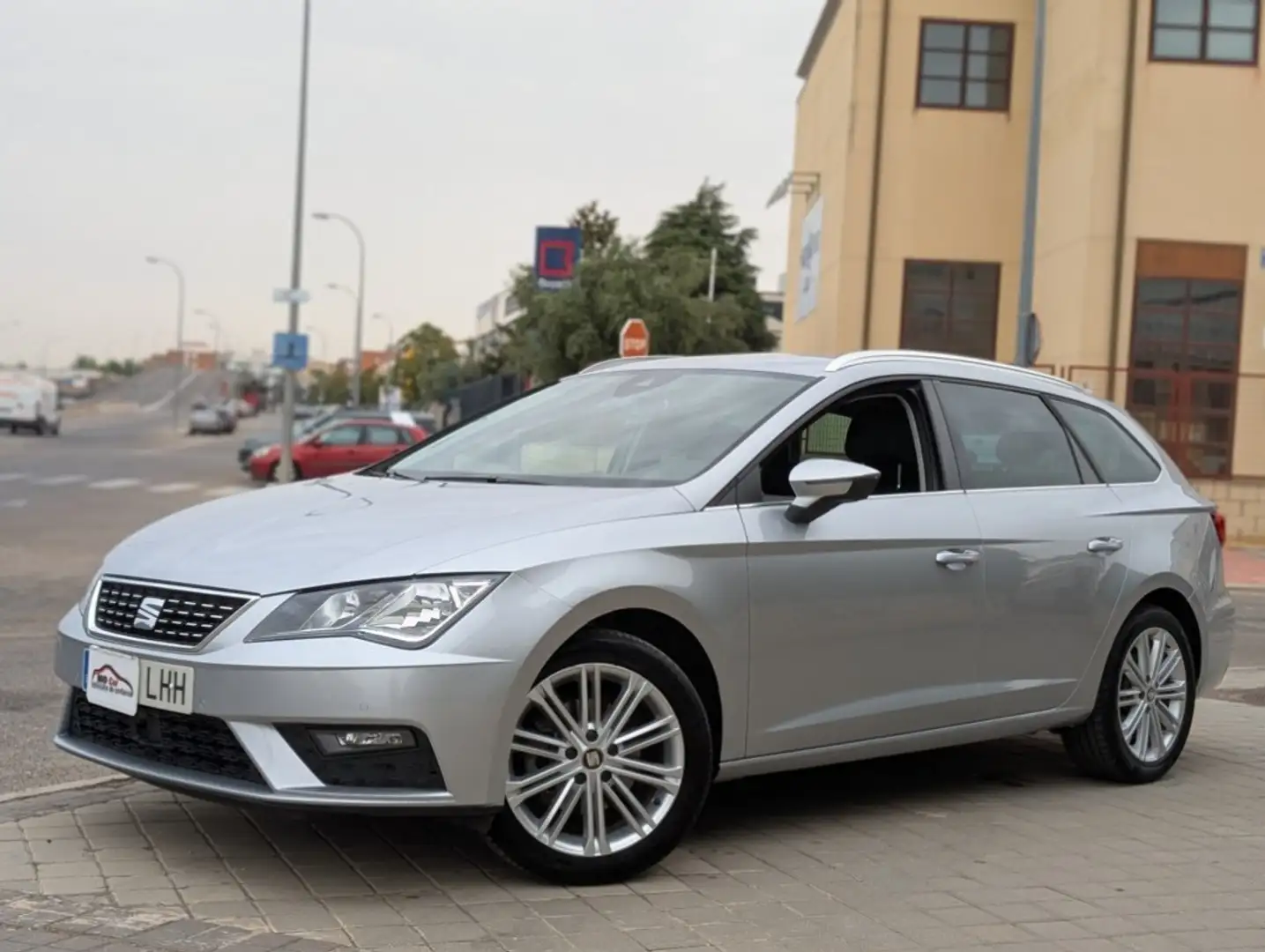 SEAT Leon ST 1.5 TGI GNC S&S Xcellence DSG7 130 Gris - 1