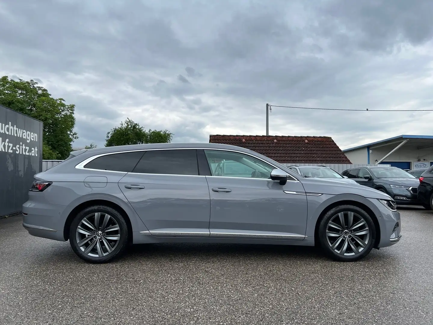 Volkswagen Arteon SB Elegance 2,0 TDI DSG | NP: €59.300 Grau - 2