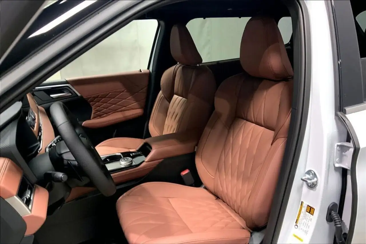 Mitsubishi Outlander снимка Mitsubishi Outlander
