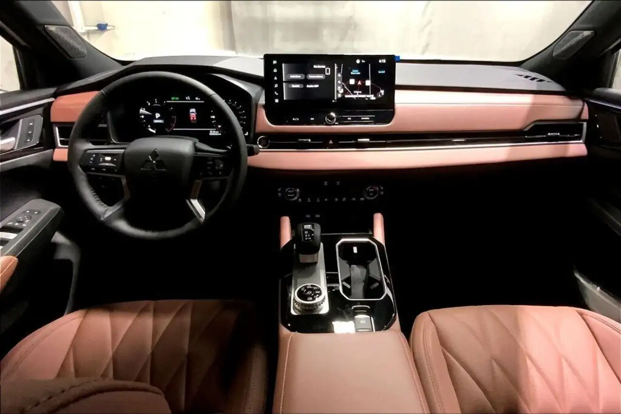 Mitsubishi Outlander снимка Mitsubishi Outlander