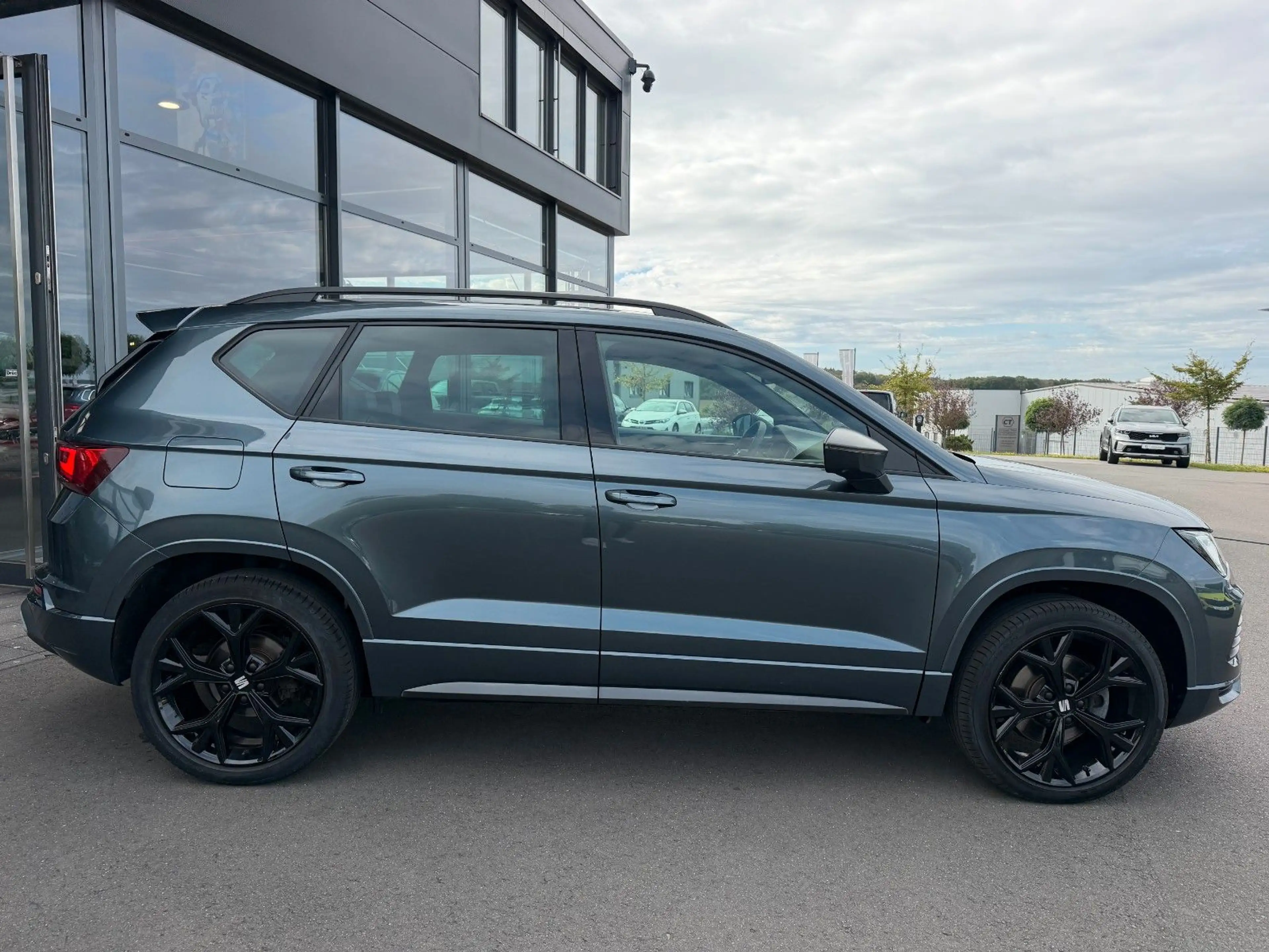 SEAT Ateca FR 4Drive Pano 19" Keyless AHK VC Lane — photo 5