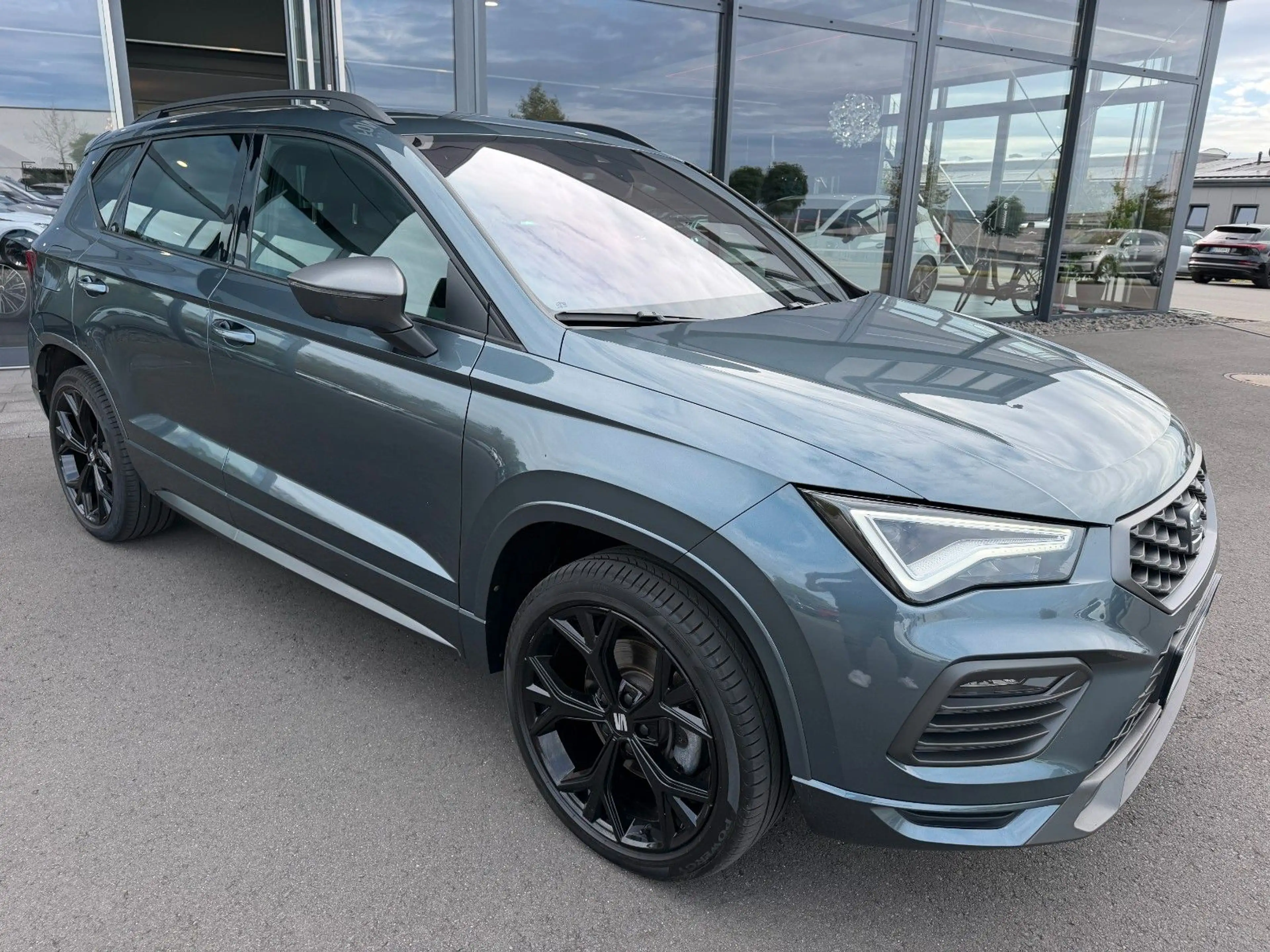 SEAT Ateca FR 4Drive Pano 19" Keyless AHK VC Lane — photo 4