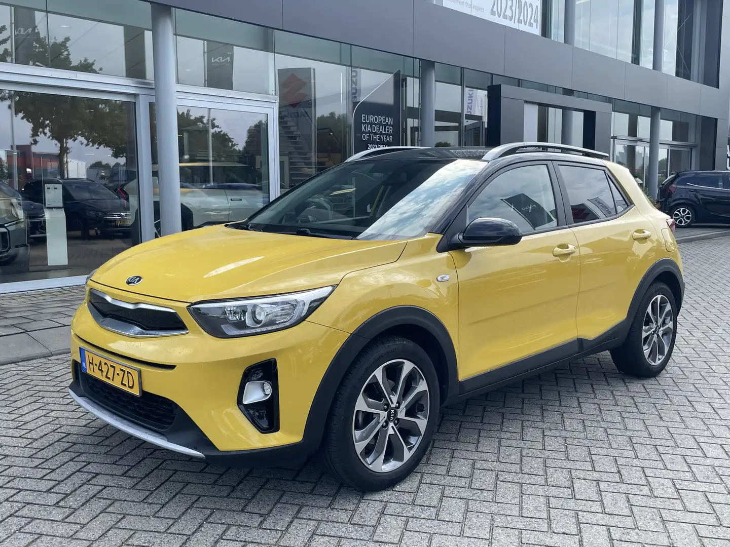 Kia Stonic 1.0 T-GDi Sports Edition Geel - 2