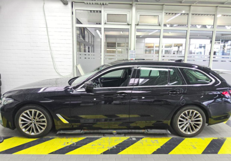 BMW 530 d Touring Aut. Luxury Line AHK/CAM/ACC/HUD — photo 3