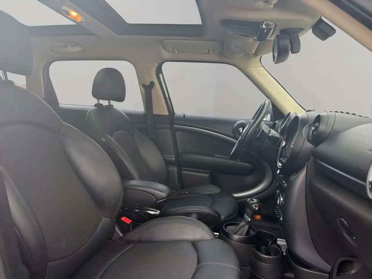 MINI Cooper Countryman снимка MINI Cooper Countryman