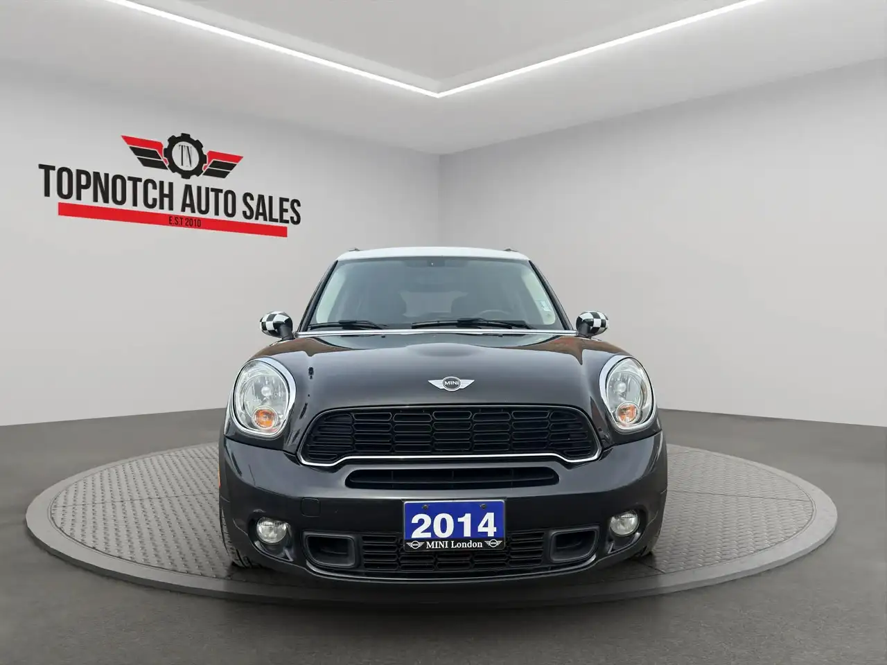 MINI Cooper Countryman снимка MINI Cooper Countryman