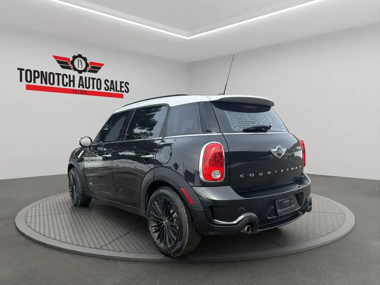 MINI Cooper Countryman снимка MINI Cooper Countryman