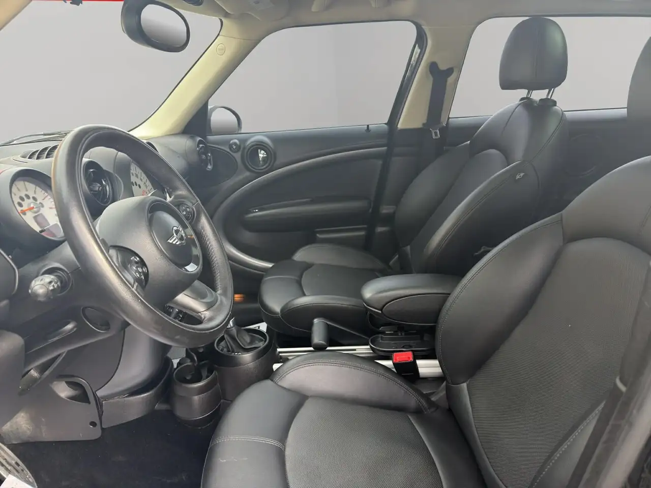 MINI Cooper Countryman снимка MINI Cooper Countryman