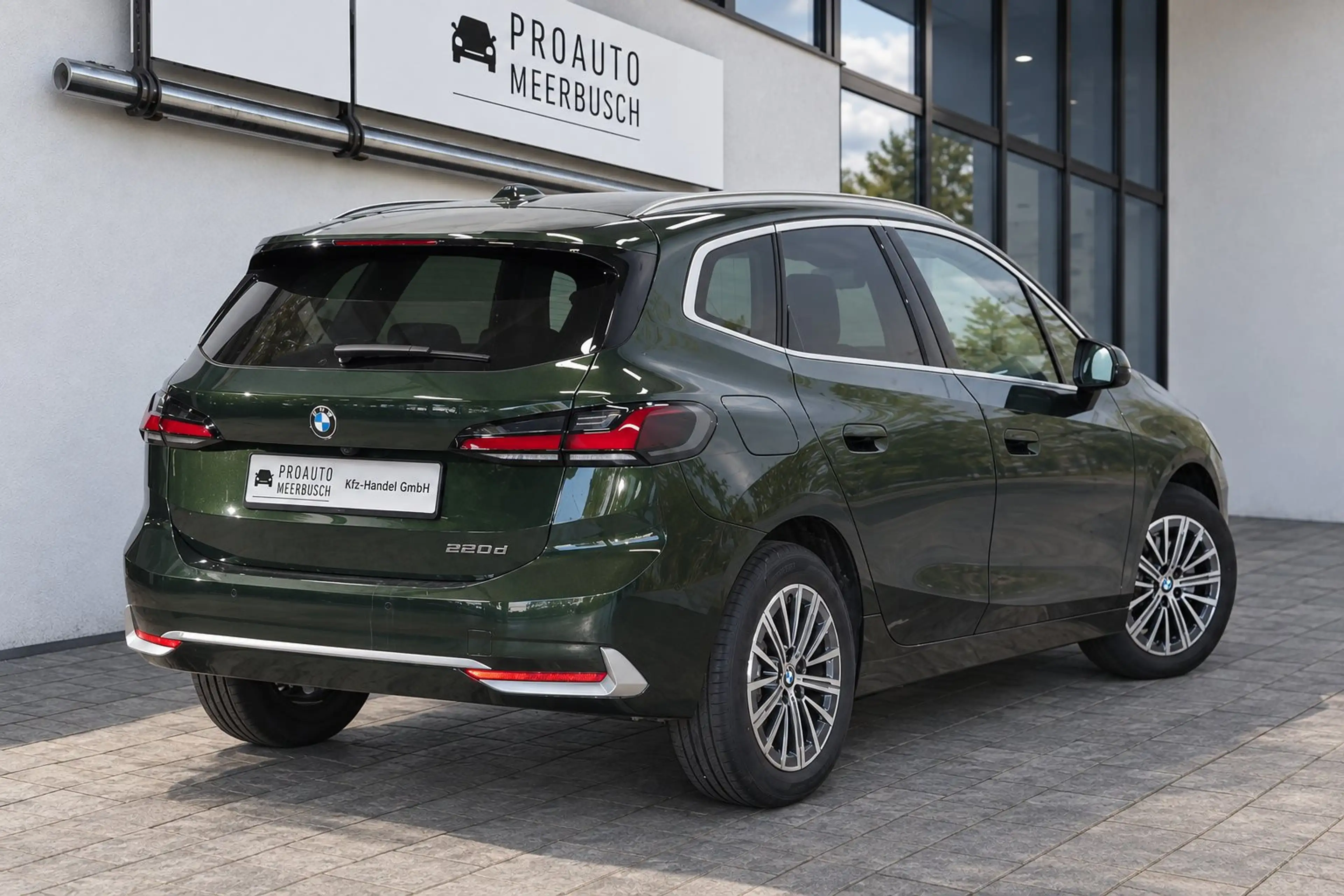 BMW 220 d Active Tourer Luxury Line MASSAGE/AHK/HUD — photo 3