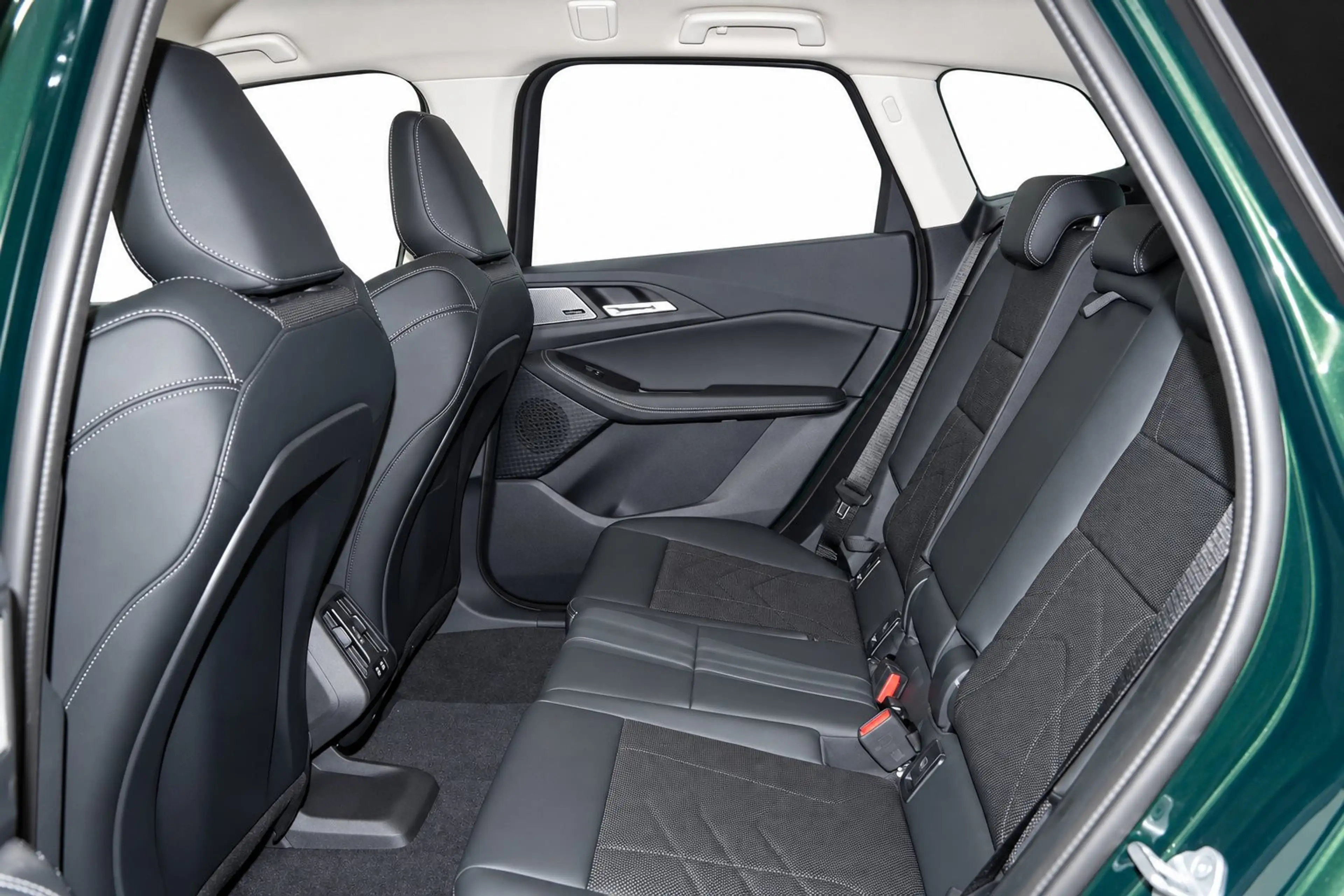 BMW 220 d Active Tourer Luxury Line MASSAGE/AHK/HUD — photo 12