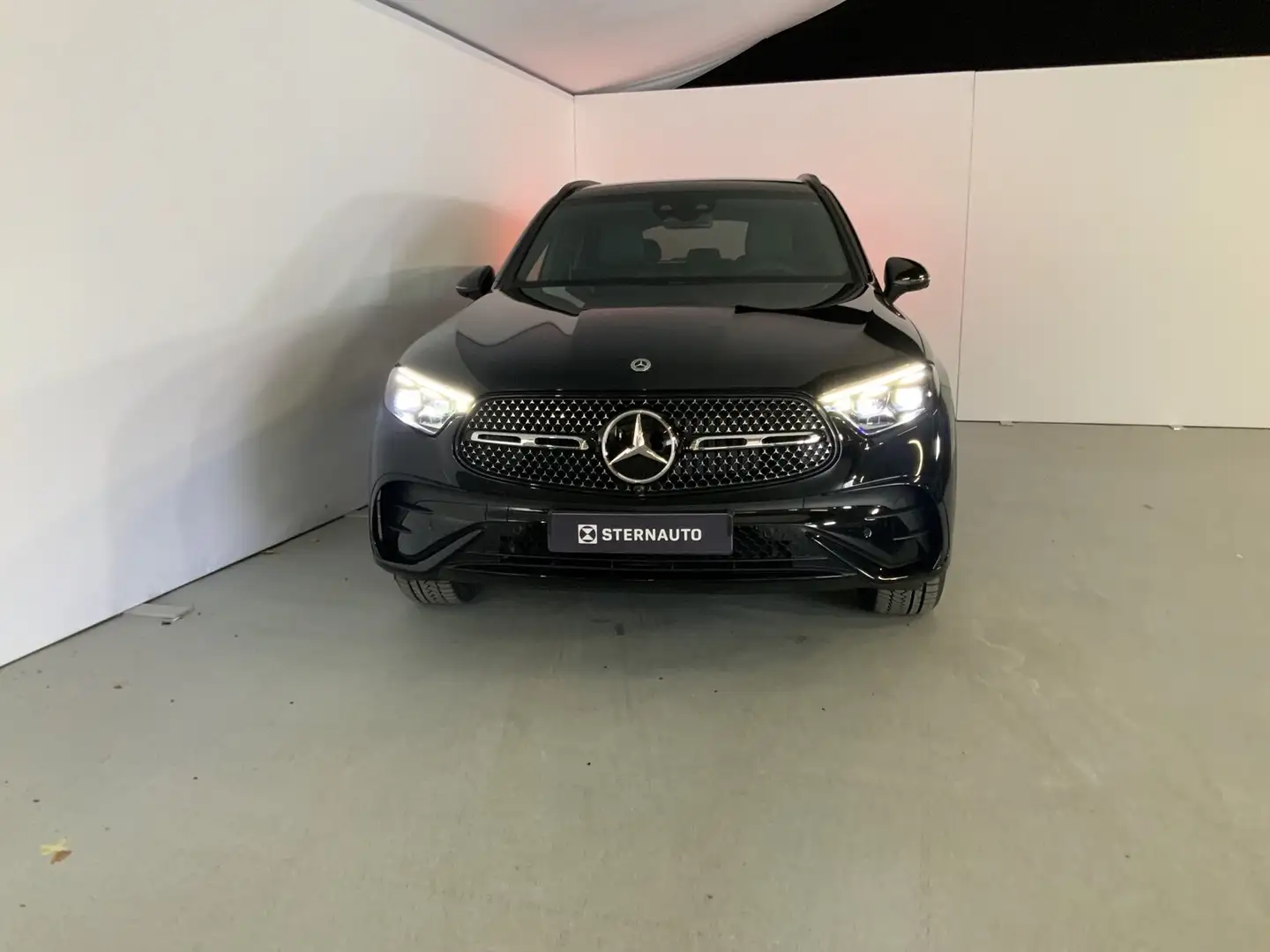 Mercedes-Benz GLC 220 GLC 220 d 4M AMG Pano AHK DISTRO Digi.Light 360° Schwarz - 2