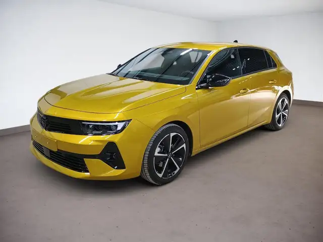 Opel Astra view 2