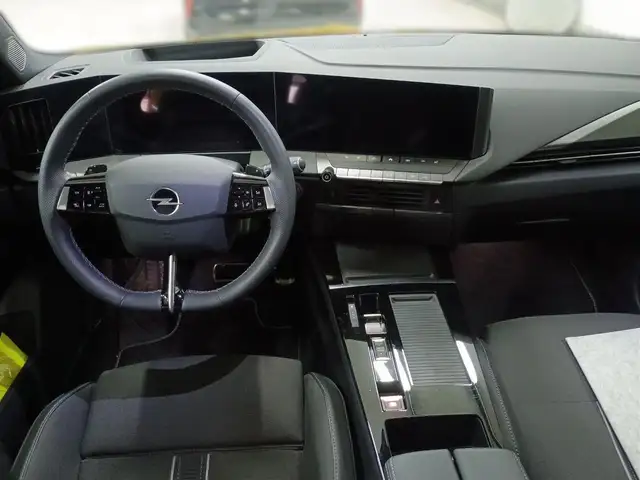 Opel Astra view 9