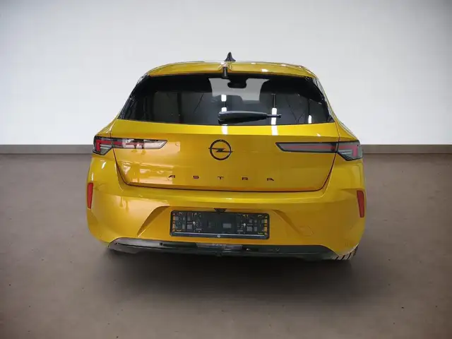 Opel Astra view 7