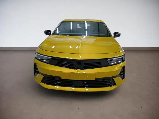 Opel Astra view 6