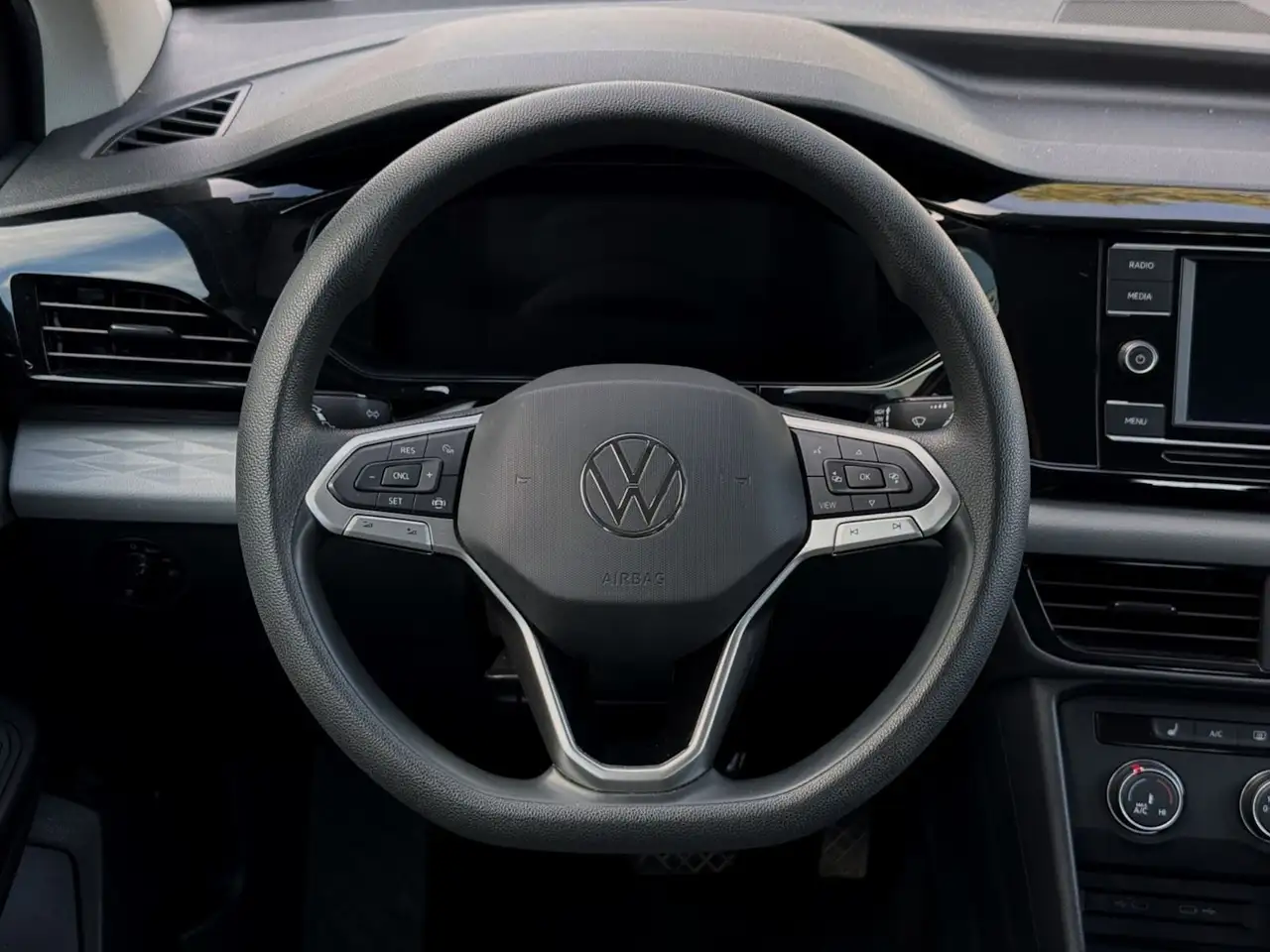 Volkswagen Taos снимка Volkswagen Taos
