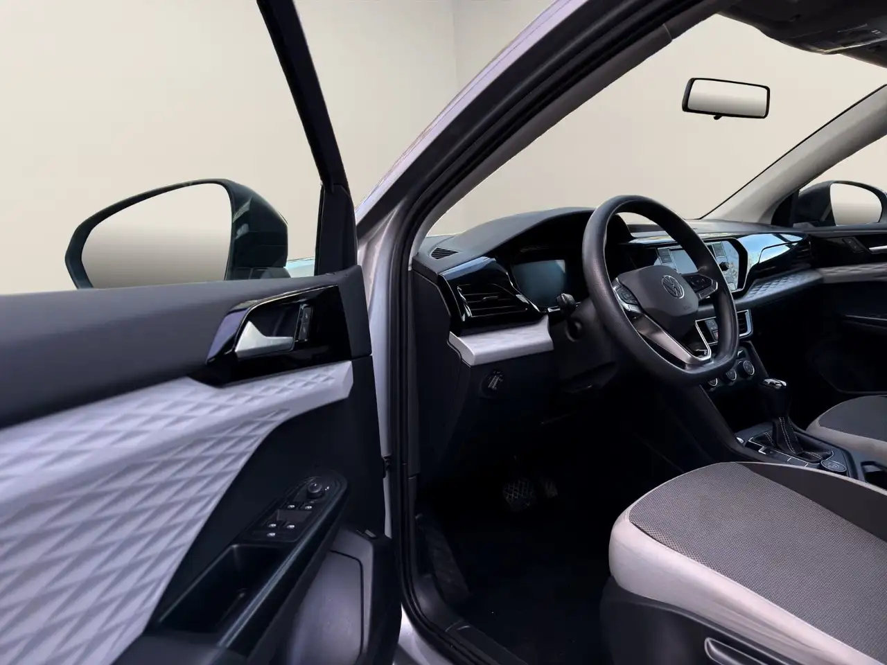 Volkswagen Taos снимка Volkswagen Taos