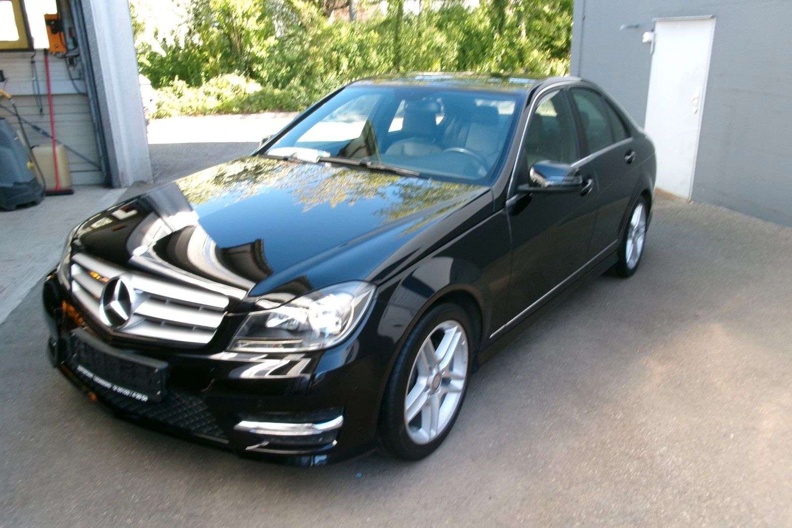 Second hand Mercedes Benz C-Class 180