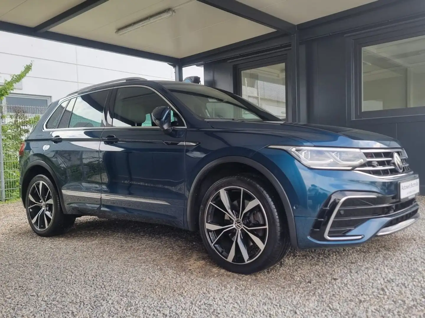 Volkswagen Tiguan 2.0 TDI DSG,4M,2xR-LINE,KAMERA,AHK,MATRIX Blau - 2