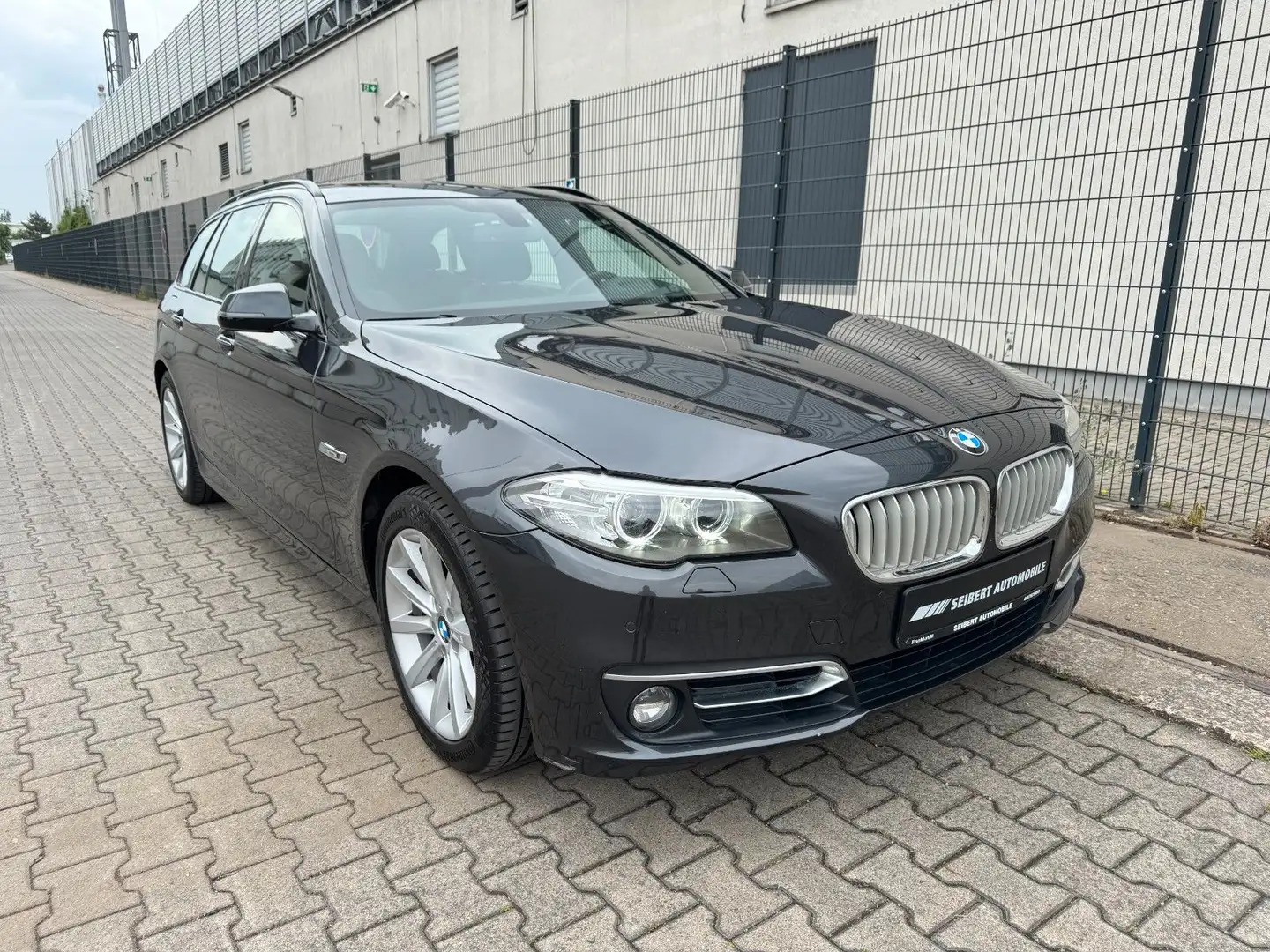 BMW 520 d xDrive Touring PANO/STANDHEIZ/LEDER Gris - 1