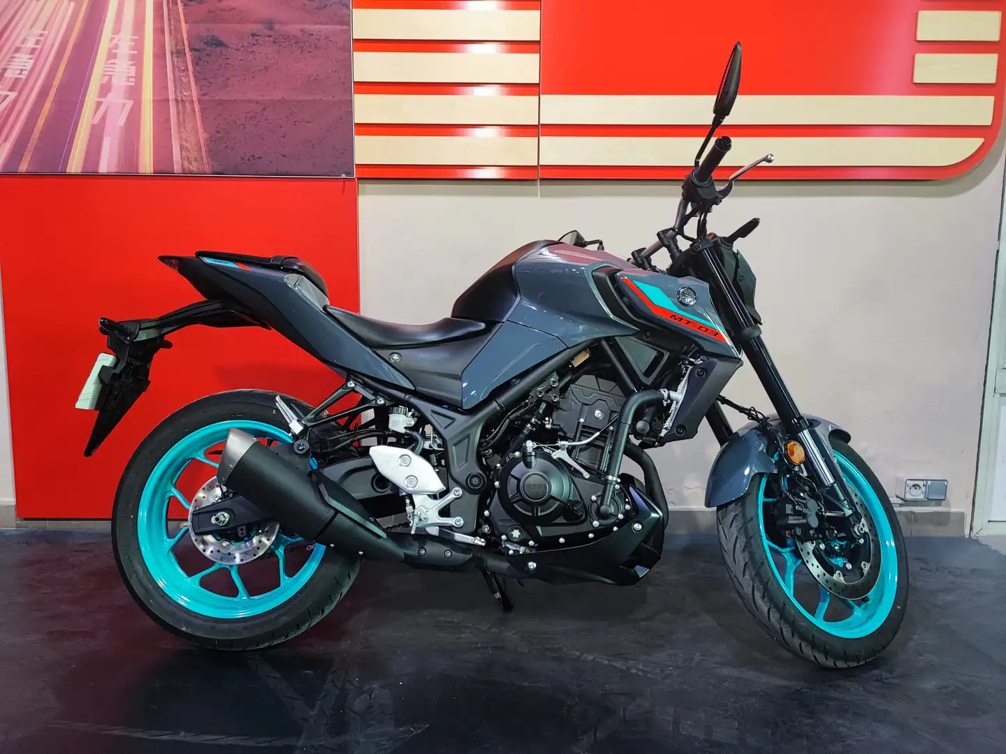 Yamaha MT-03 Gri - 1