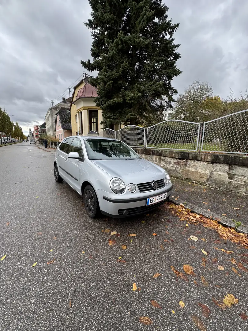 Volkswagen Polo 1,4 Grau - 2
