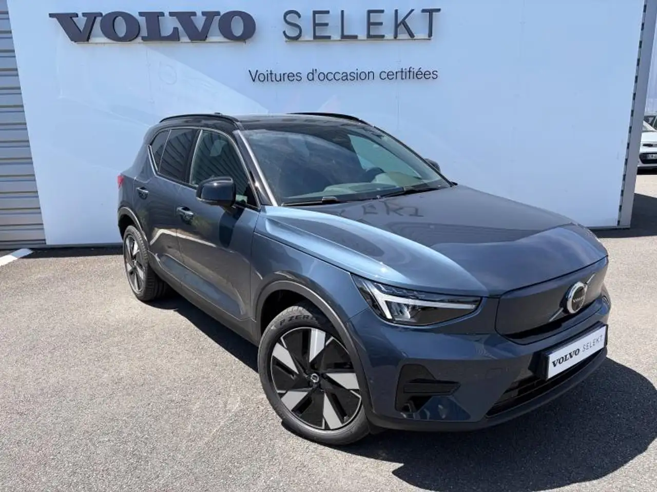 Volvo EX40 2026