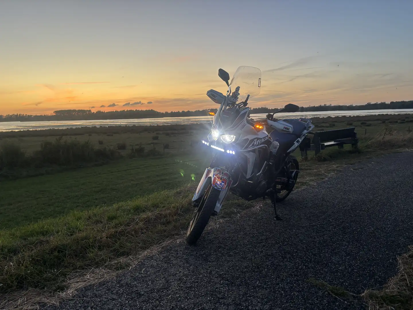 Honda CRF 1000 AFRICA TWIN HANDGESCHAKELD NETTE STAAT RIJDT TOP!! Wit - 1