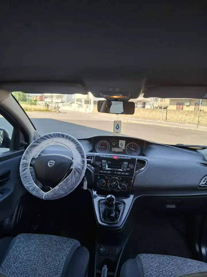 Lancia Ypsilon 2021 — фото 8