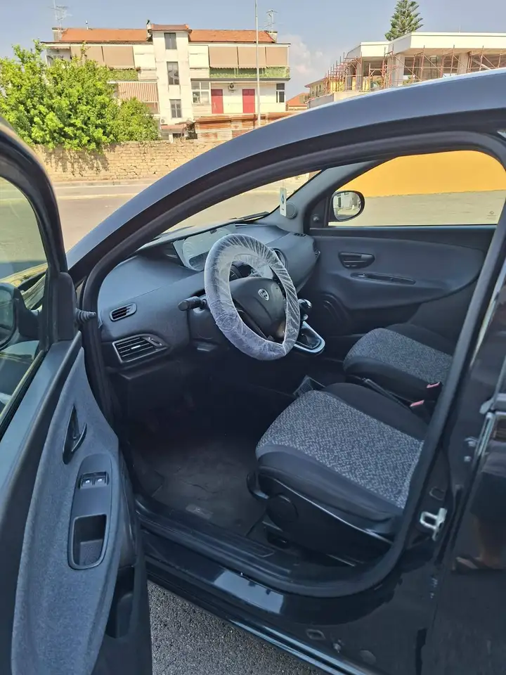 Lancia Ypsilon 2021 — фото 12