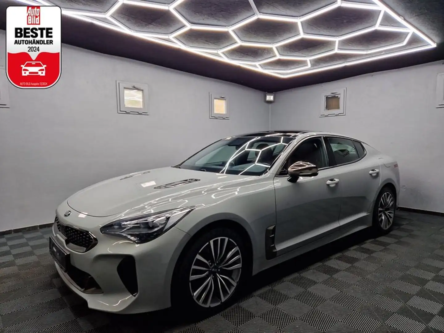 Kia Stinger GT-Line 4WD|LEDER|PANO|LED|NAVI|AUTOM Stříbrná - 1