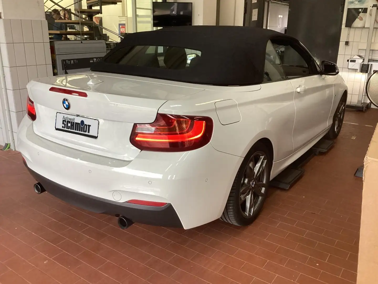 BMW 240 M240i Cabrio Innovationsp. + GARANTIE Wit - 2
