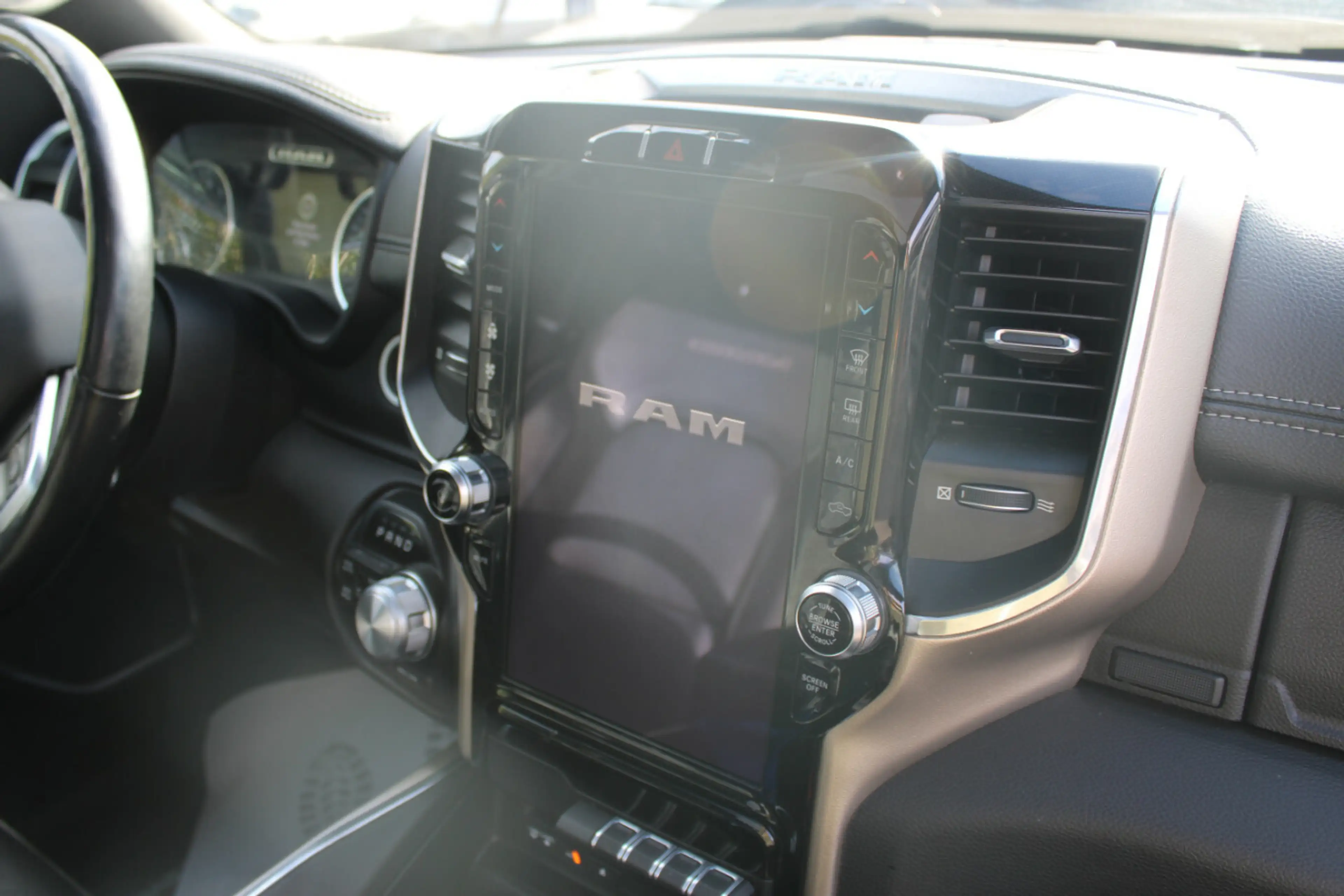 Dodge RAM 1500 LARAMIE LPG *Deutsches Erstauslieferung* Lede — photo 9